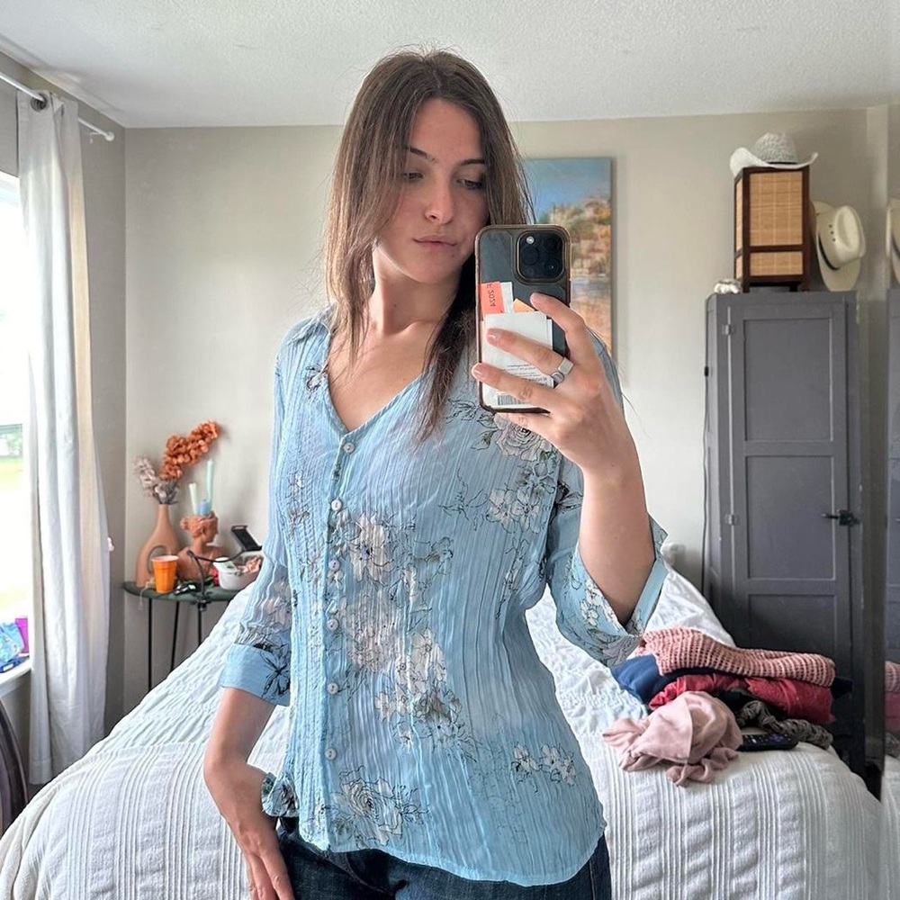 Blue flower button up